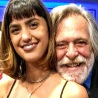 José de Abreu e namorada ignoram diferença de 51 anos: 'Nos sentimos bem'