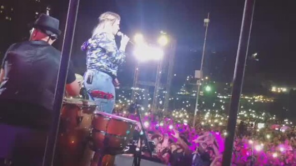 Namorado de Marilia Mendonça, Murilo Huff acompanha show da sertaneja em Brasília e comemora sucesso de sua composição