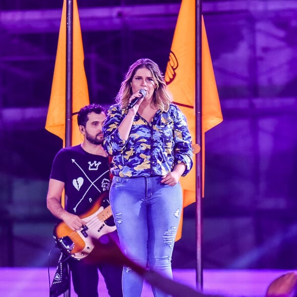 Marilia Mendonça cantou música do composta pelo namorado, Murilo Huff, em show, o hit 'Bem Pior Que Eu'