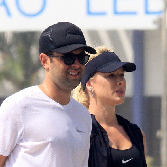 Fiorella Mattheis mantém namoro com o empresário Roberto Marinho Neto. 'Juntos, felizes e discretos como sempre', afirmou a assessoria da atriz