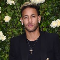 Neymar mostra mensagens íntimas com mulher que prestou queixa contra ele. Veja