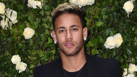 Neymar mostra mensagens íntimas com mulher que prestou queixa contra ele. Veja