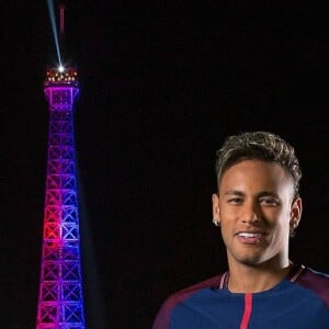 Neymar é jogador do Paris Saint-Germain