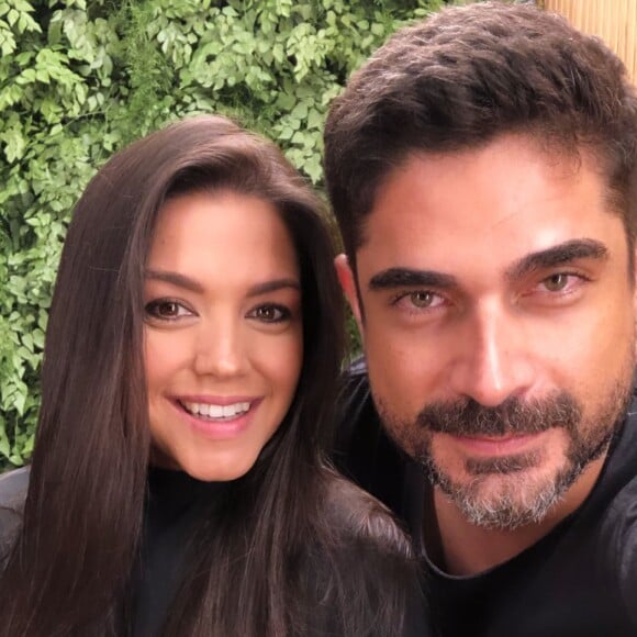 Thais Fersoza cortou o cabelo com Tiago Aprigio, sócio e cabeleireiro do Salão Marcos Proença VNC