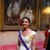 Kate Middleton elegeu um vestido branco à la princesa Alexander McQueen em banquete ao presidente norte-americano Donald Trump