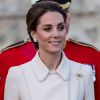 Veja detalhes do look monocromático de Kate Middleton