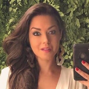 Thais Fersoza ostenta modernidade e elegância em looks