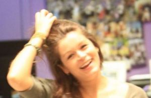 Bianca Castanho compara foto sua criança com a filha e web aponta: 'Idênticas!'