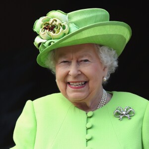 A primeira aparição de Meghan Markle já com o anel foi na comemoração dos 93º aniversário da Rainha Elizabeth II