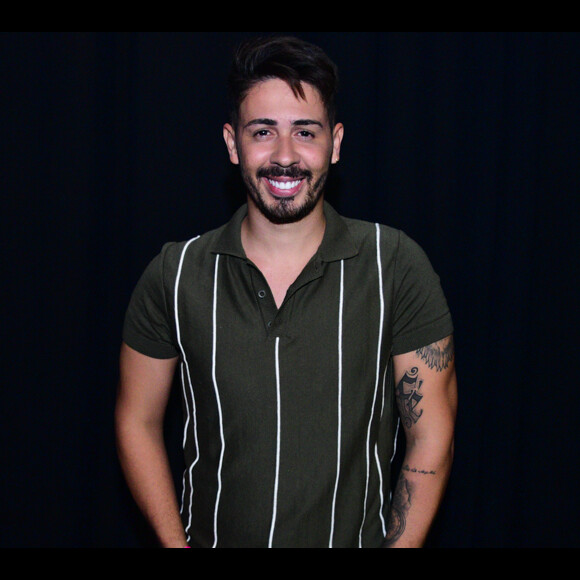 Carlinhos Maia comemora aniversário de 28 anos na Grécia