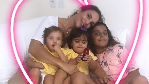 Gêmeas de Ivete Sangalo assistem a mãe como desenho na TV: 'Ninguém pisca'