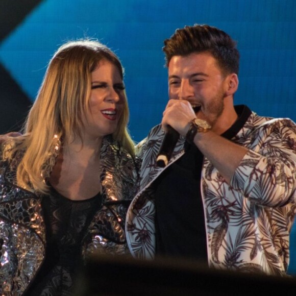 Marília Mendonça recebeu Gabriel Smaniotto em seu show após cantor se apresentar só para os pais