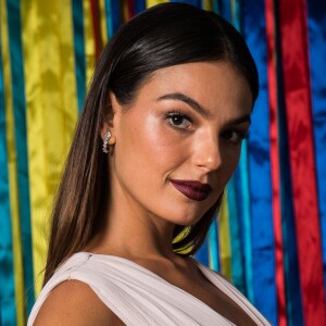 Isis Valverde encantou os seguidores com clique ao lado do filho, Rael, nesta terça-feira, 18 de junho de 2019