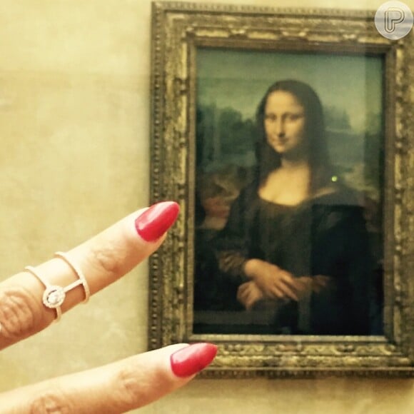 Beyoncé brinca ao postar foto com o quadro da Monalisa
