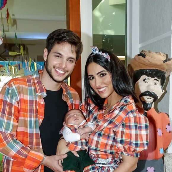 Pai de Zion e namorado de Jade Seba, Bruno Guedes admitiu ao Purepeople ter dificuldade para decorar datas