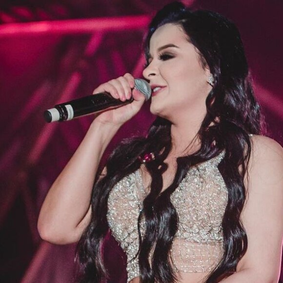 Dupla de Maiara, Maraisa fez show no 15º Arraiá de Itumbiara nesta terça-feira, 25 de junho de 2019