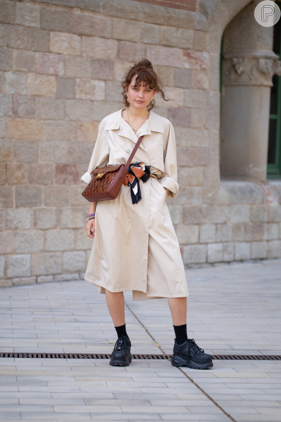 Vestido com tênis é chic