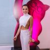 Ex-BBB Paula Amorim chamou atenção com look ousado criado pela estilista Patricia Nascimento e acessórios da marca Austral