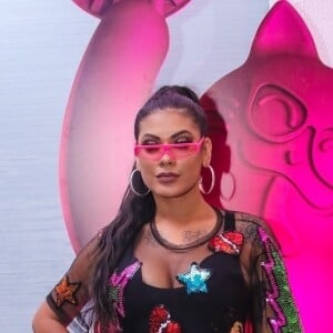 MC Pocahontas apostou na transparência e neon para o after party do prêmio MIAW MTV 2019