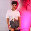 Fernanda Paes Leme aposta em t-shirt da Prada, hot pants Dior e joias Monte Carlos