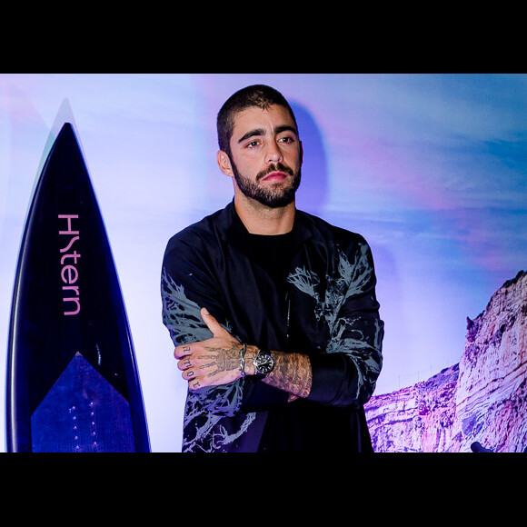 Pedro Scooby coloca filhos para cantar música Anitta durante passeio de carro em Portugal