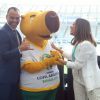 Anitta se divertiu em foto com Cafu e o mascote da Copa América