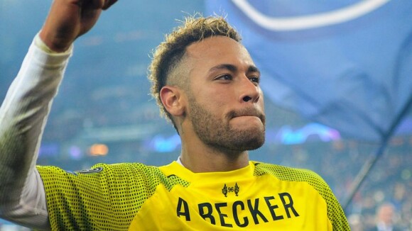 Amigo mostra Neymar vibrando com vitória do Brasil na Copa América: 'Pé quente'
