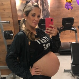 Ticiane Pinheiro deixa barriga à mostra em dia de malhação nesta terça-feira, dia 09 de julho de 2019