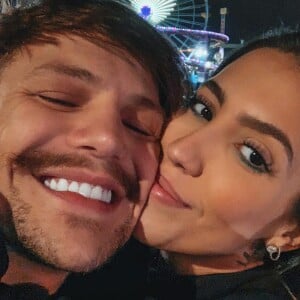 'Eu sou top, meu útero é uma máquina', brincou Gabi Brandt