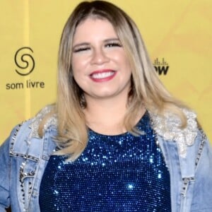 Grávida, Marília Mendonça faz novo show em festa julina