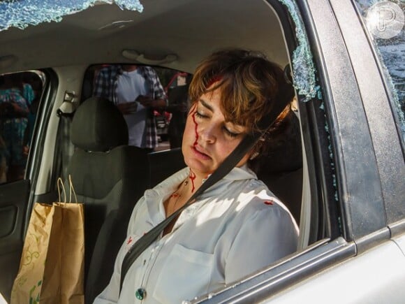 Beatriz (Suzy Rêgo) vai sofrer um gravíssimo acidente de carro no capítulo da novela 'Império' que vai ao ar nesta segunda-feira, 13 de outubro de 2014