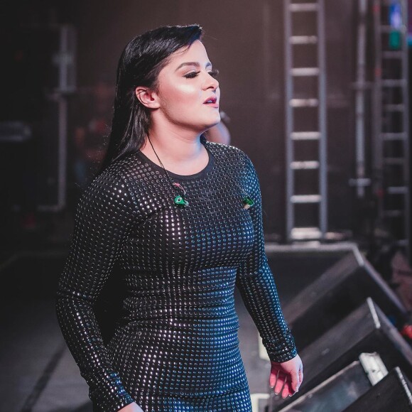 Maraisa, da dupla com Maiara, gostam de looks que destacam suas curvas