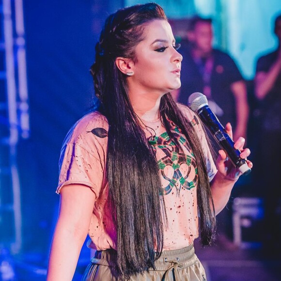 Maraisa, da dupla com Maiara, é fã de looks confortáveis