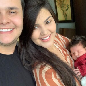 Sertanejo Matheus e Paula Aires são pais de Davi, de 4 anos, e João Pedro, de 4 meses