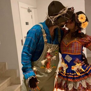 Anitta e Pedro Scooby já apareceram com looks combinando na festa junina organizada pela cantora