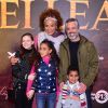 A cantora Luciana Mello foi com o marido, Ike Levy, e os filhos, Nina e Tony, à pré-estreia do filme 'O Rei Leão'