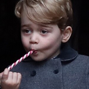 Filho de Kate Middleton e Príncipe William, George tira foto com camiseta de time de futebol por aniversário de 6 anos nesta segunda-feira, dia 22 de julho de 2019