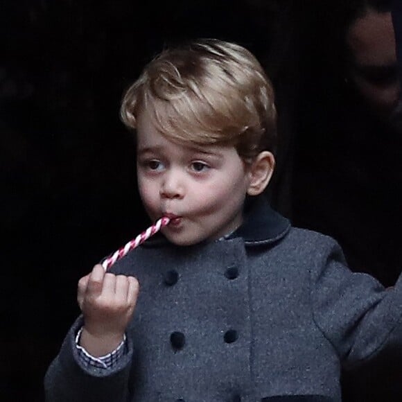 Filho de Kate Middleton e Príncipe William, George tira foto com camiseta de time de futebol por aniversário de 6 anos nesta segunda-feira, dia 22 de julho de 2019