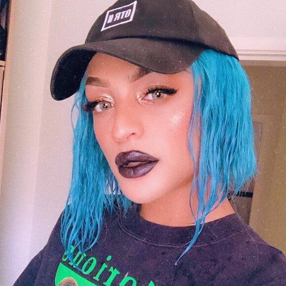 Pabllo Vittar está sempre inovando na cor de suas perucas lace. É poderosa que fala?