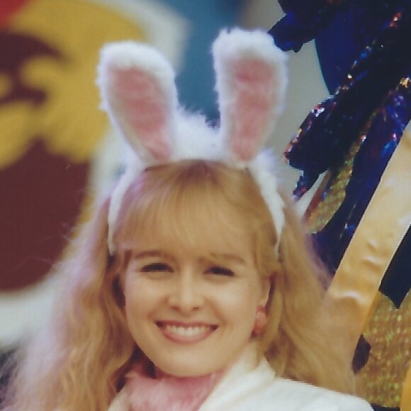 Angélica, que acumula passagens pela extinta Manchete e SBT, está fora do ar há mais de um ano