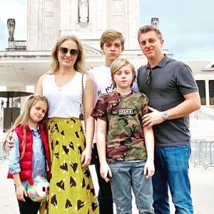 Angélica e a família foram ao Santuário de Fátima agradecerem pela saúde do filho Benício, vítima de acidente no ar em junho de 2019