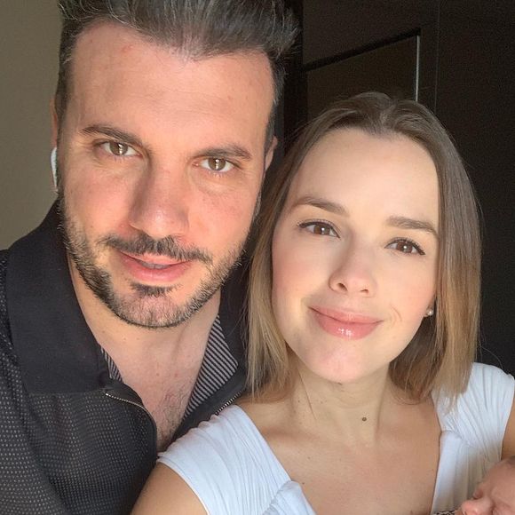 Thaeme Mariôto e o empresário Fábio da Lua são pais de Liz, de 3 meses