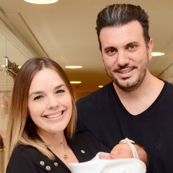 Thaeme Mariôto falou sobre a semelhança entre o marido, Fábio da Lua, e a filha, Liz, nesta terça-feira, 30 de julho de 2019