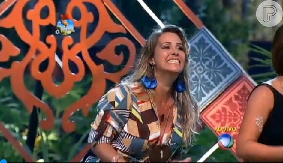 Andréia Sorvetão ganha carro ao abrir envelope vermelho em 'A Fazenda 7'