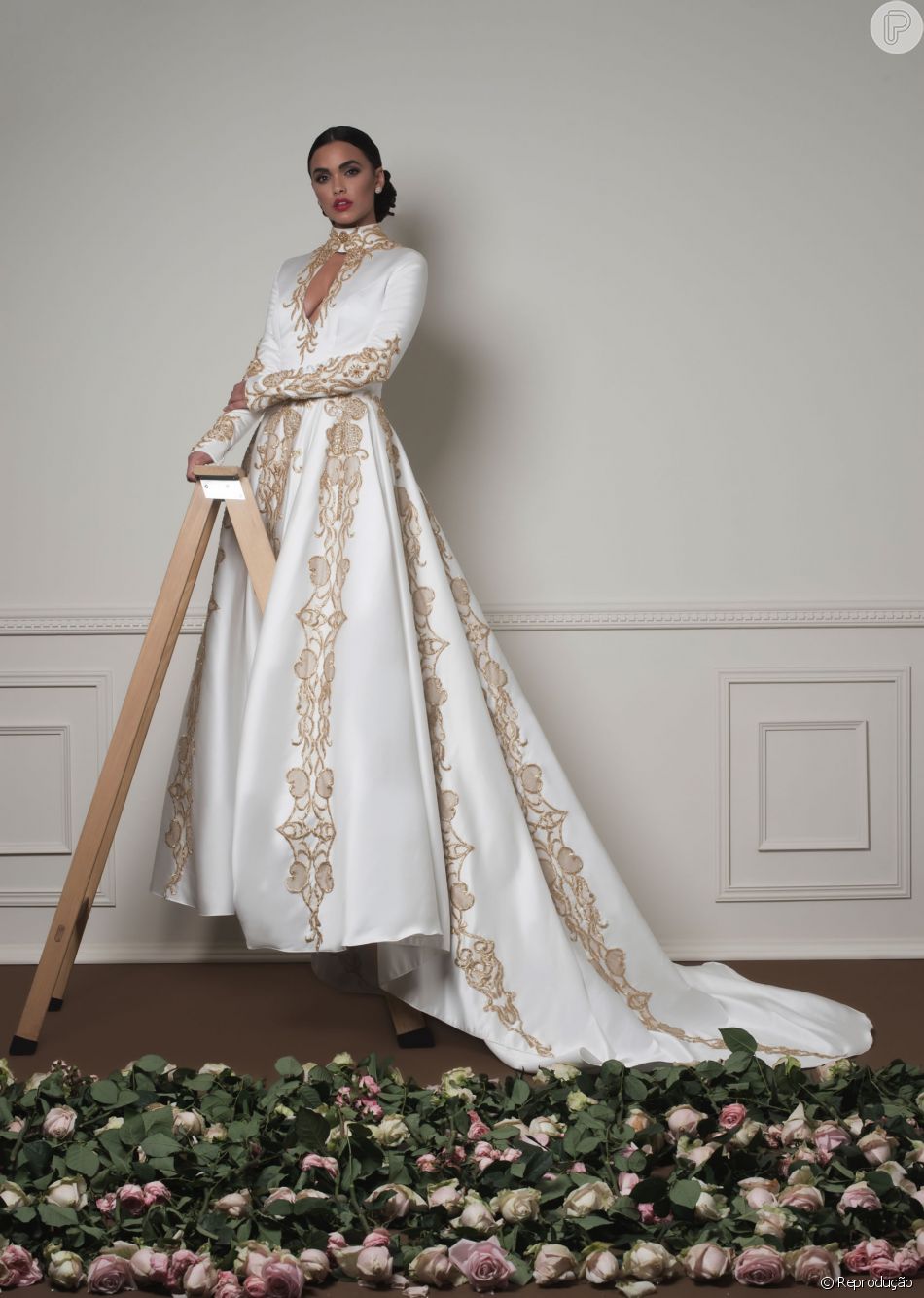 vestido de noiva dourado e branco