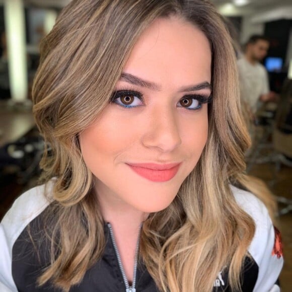 Maisa Silva ficou loira pelas mãos de Marcos Cintra, em janeiro de 2019