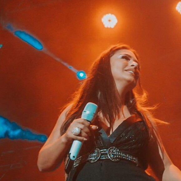 Simone usa cinto com maxifivela em show no Garota VIP, em Teresina, nesta quinta-feira, dia 15 de agosto de 2019