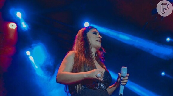 Simone aposta em look preto básico em show no Garota VIP, em Teresina, nesta quinta-feira, dia 15 de agosto de 2019