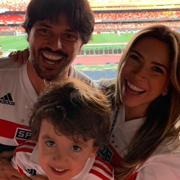 Patricia Abravanel disse que o filho, Pedro, de quase 5 anos, puxou mais o pai, Fabio Faria: 'Tem atitudes dele'