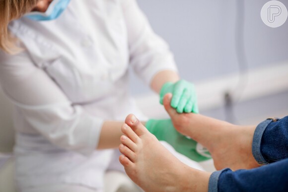 Esfoliação para pés: especialistas recomendam esfoliar a região uma vez por semana